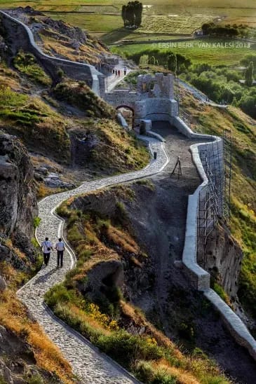 Fotoğrafçı akademisyen Ersin Berk ödüle doymuyor!