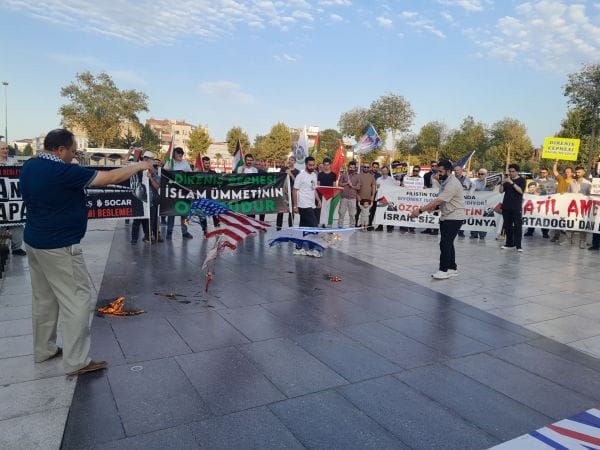 Sakarya’da Gazze’ye destek için basın açıklamaları sürüyor!